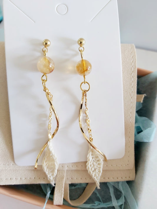 “Golden Leaflight” Earrings – Crochet Leaves with Natural Citrine